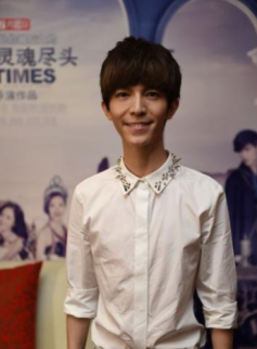 經常騷擾男人？郭敬明陷同性性侵風波