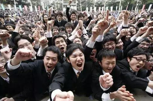 落戶風(fēng)暴,史詩級(jí)搶人大戰(zhàn),一線二線都瘋了