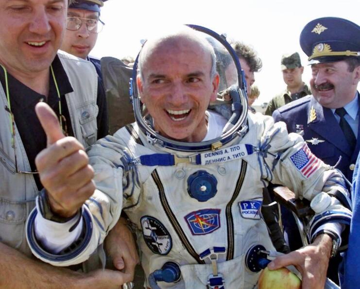 財經365視界：億萬富翁們的“太空戰”