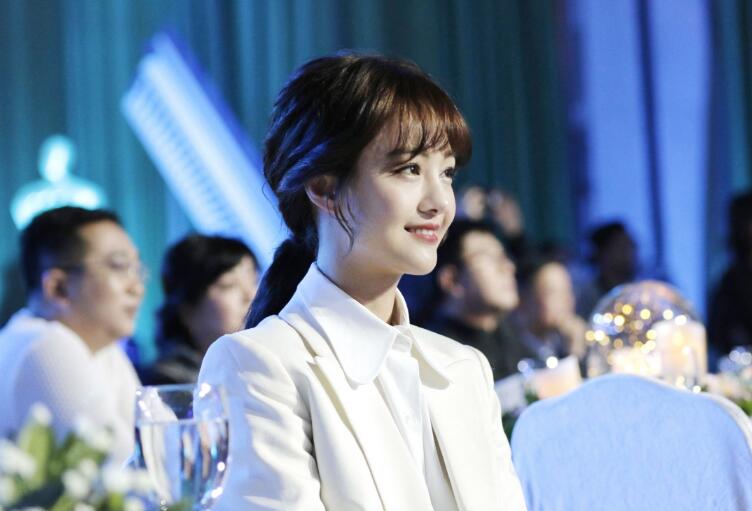 張恒幫鄭爽偷逃稅被罰三千多萬“逃稅門”可恥