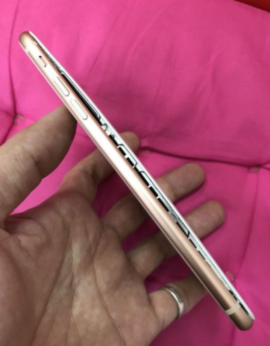 iPhone 8 Plus充電爆炸 iPhone 8 Plus充電爆炸